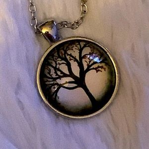 Tree pendant necklace